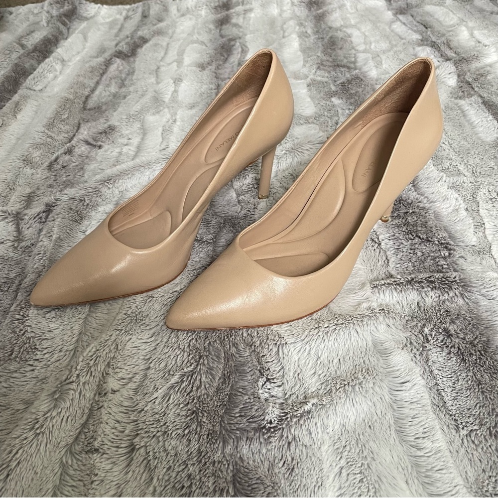 Antonio Melani | Nude leather pumps. EUC. Size 8.5. 3.5 inch heel